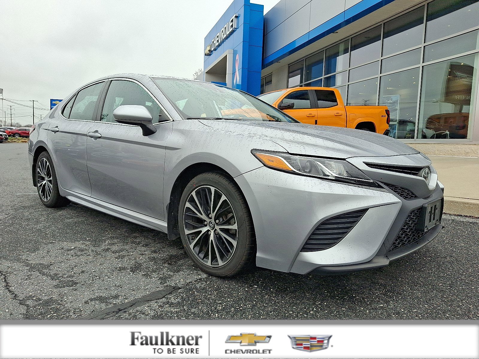Used 2019 Toyota Camry SE image 1