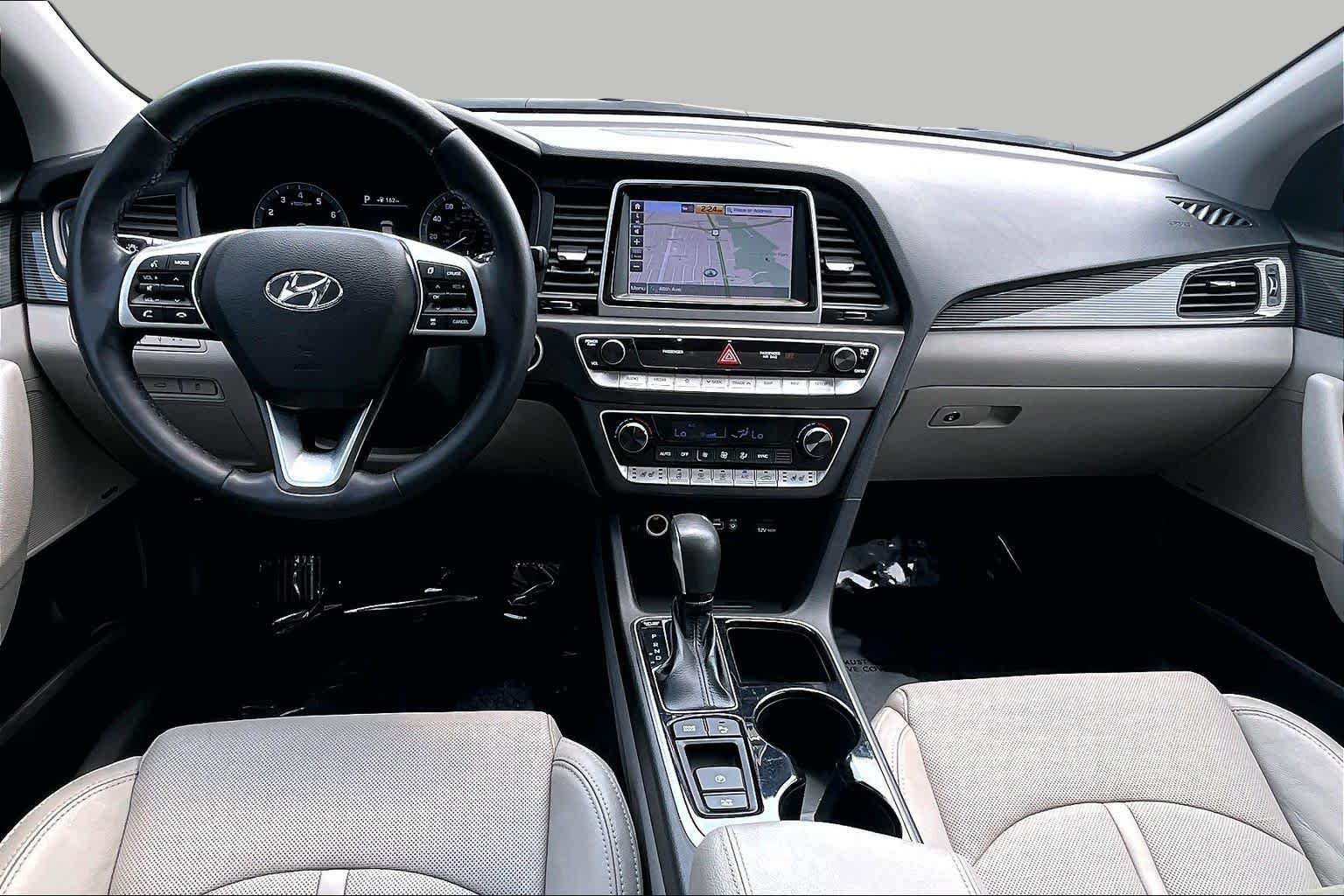 Used 2019 Hyundai Sonata Limited w/ Ultimate Package 04 FWD image 16