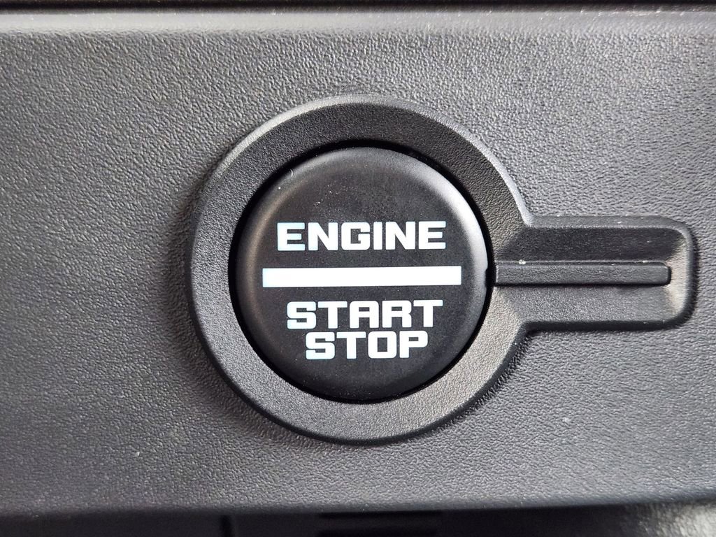 Used 2025 Ford Bronco 4-Door AWD/4WD image 32