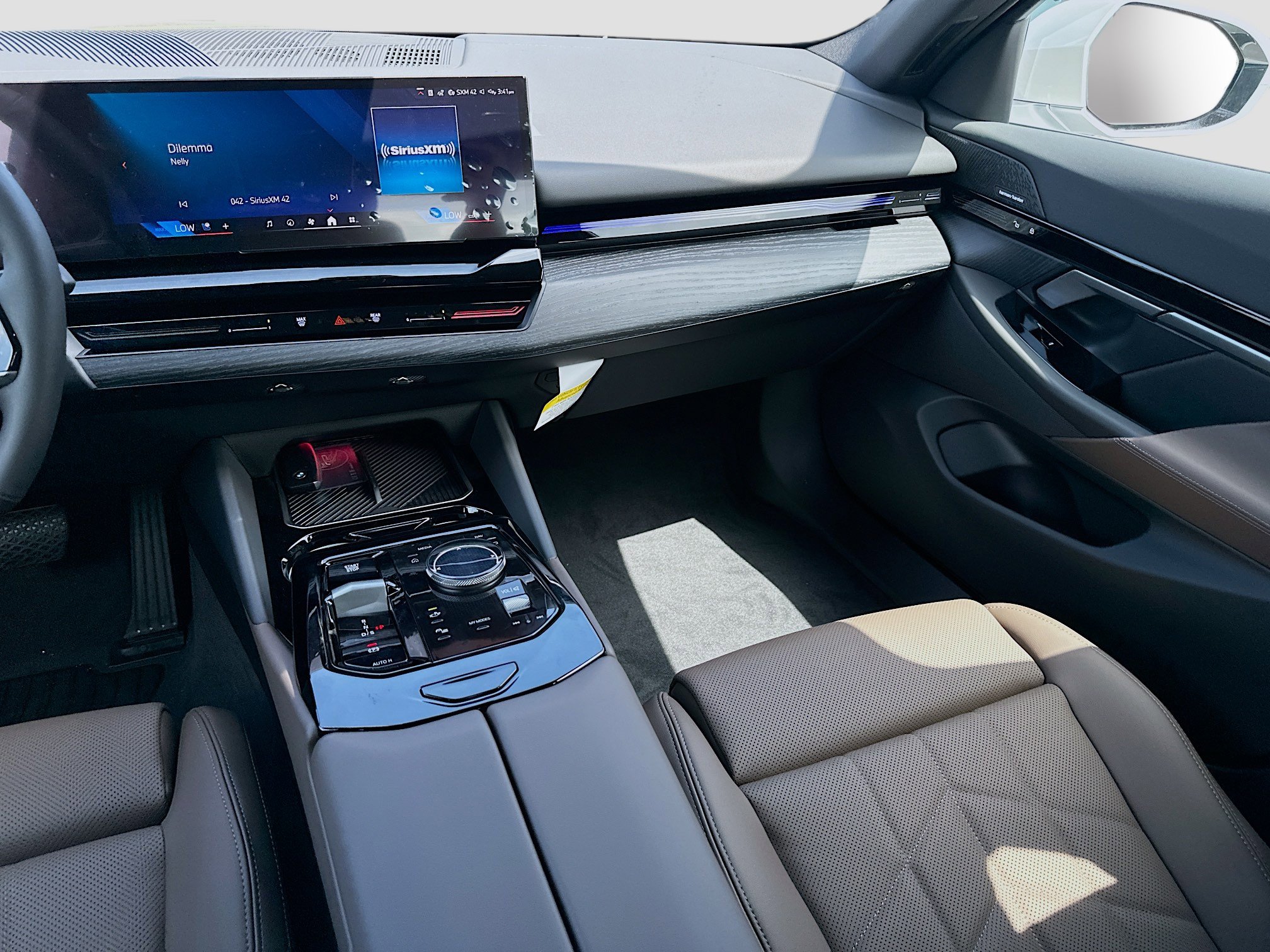 New 2026 BMW 530i w/ Premium Package image 18