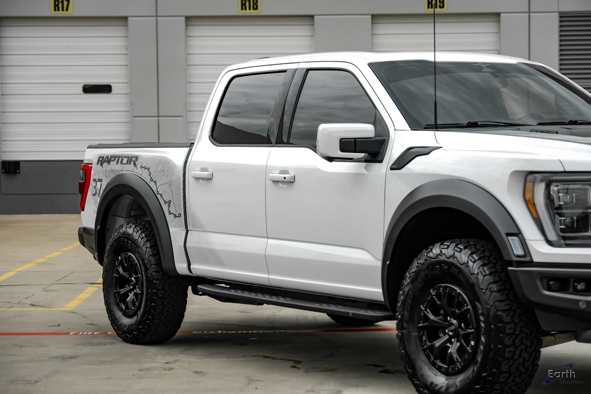 Used 2023 Ford F150 Raptor w/ Raptor 37 Performance Package AWD/4WD image 25