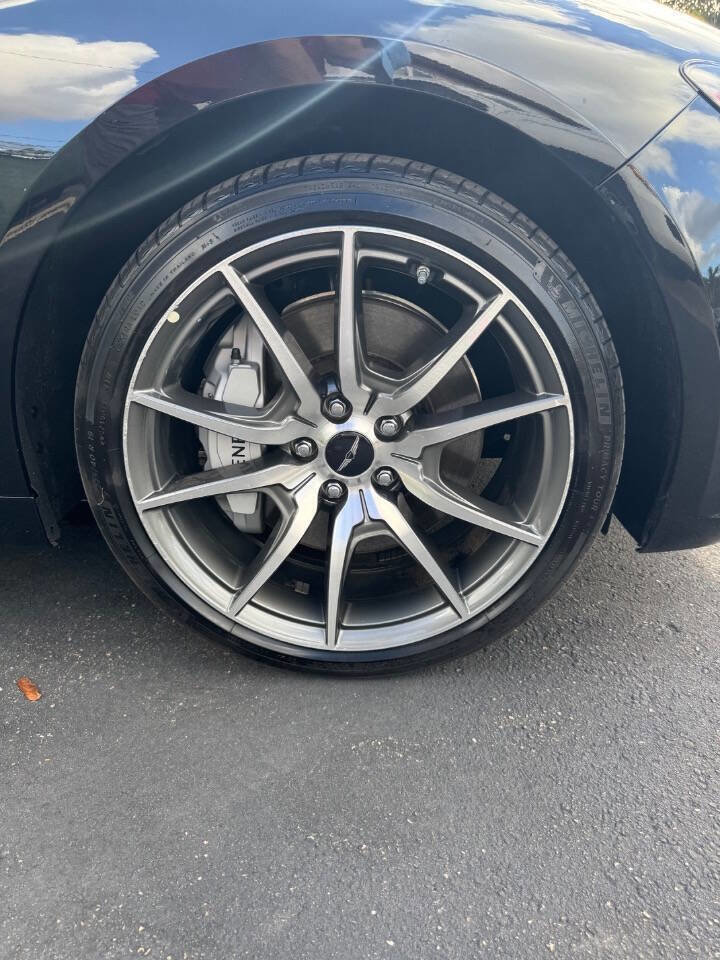 Used 2025 Genesis G70 2.5T image 36