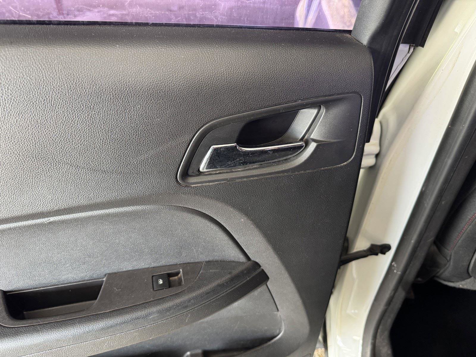 Used 2015 Chevrolet Equinox LS FWD image 28
