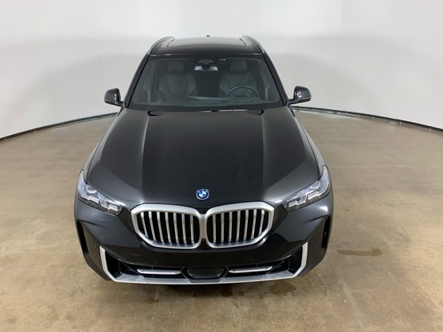 Used 2024 BMW X5 xDrive50e w/ Premium Package image 4