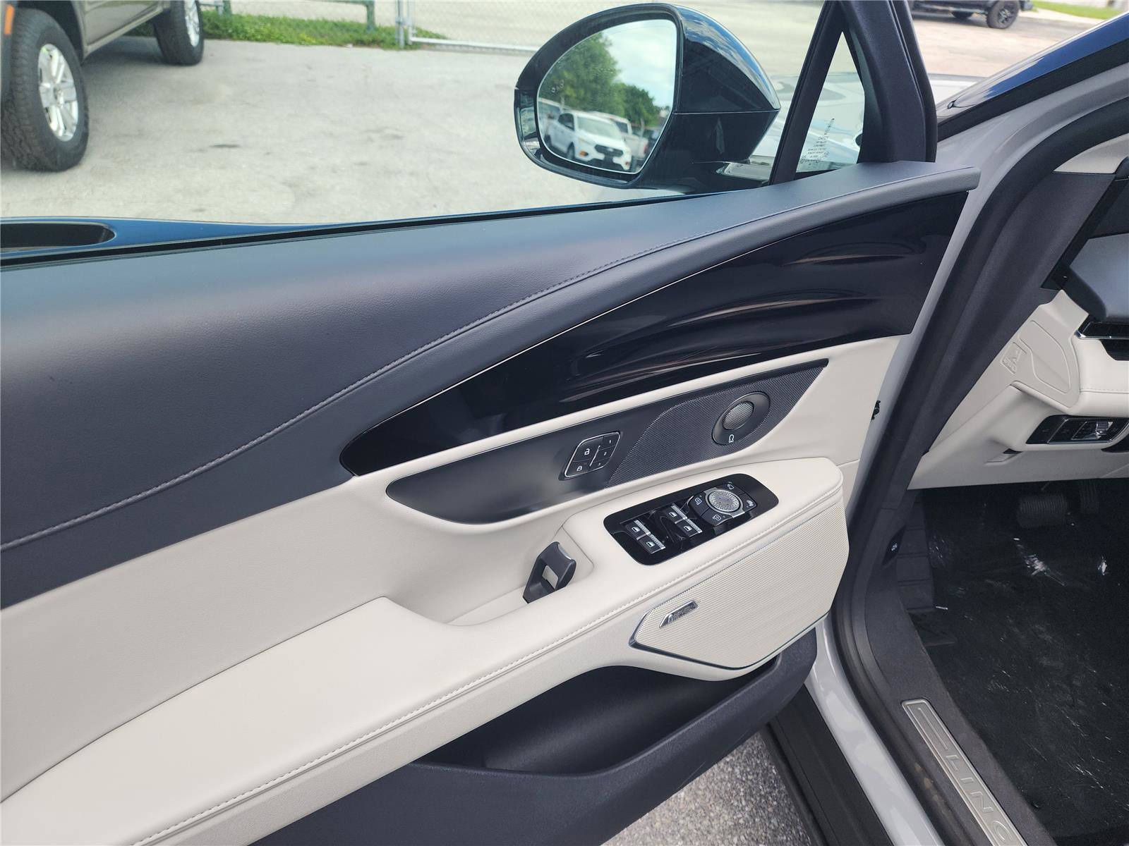 New 2026 Lincoln Nautilus Reserve w/ Jet Appearance Package image 12