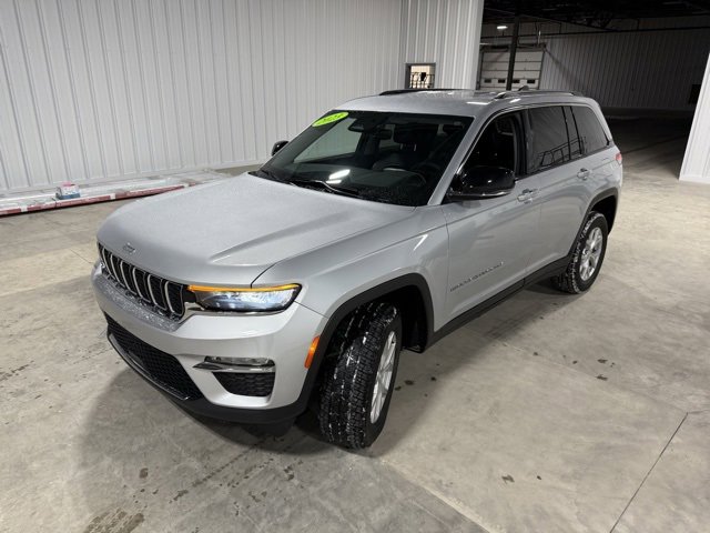 Used 2023 Jeep Grand Cherokee Limited image 38