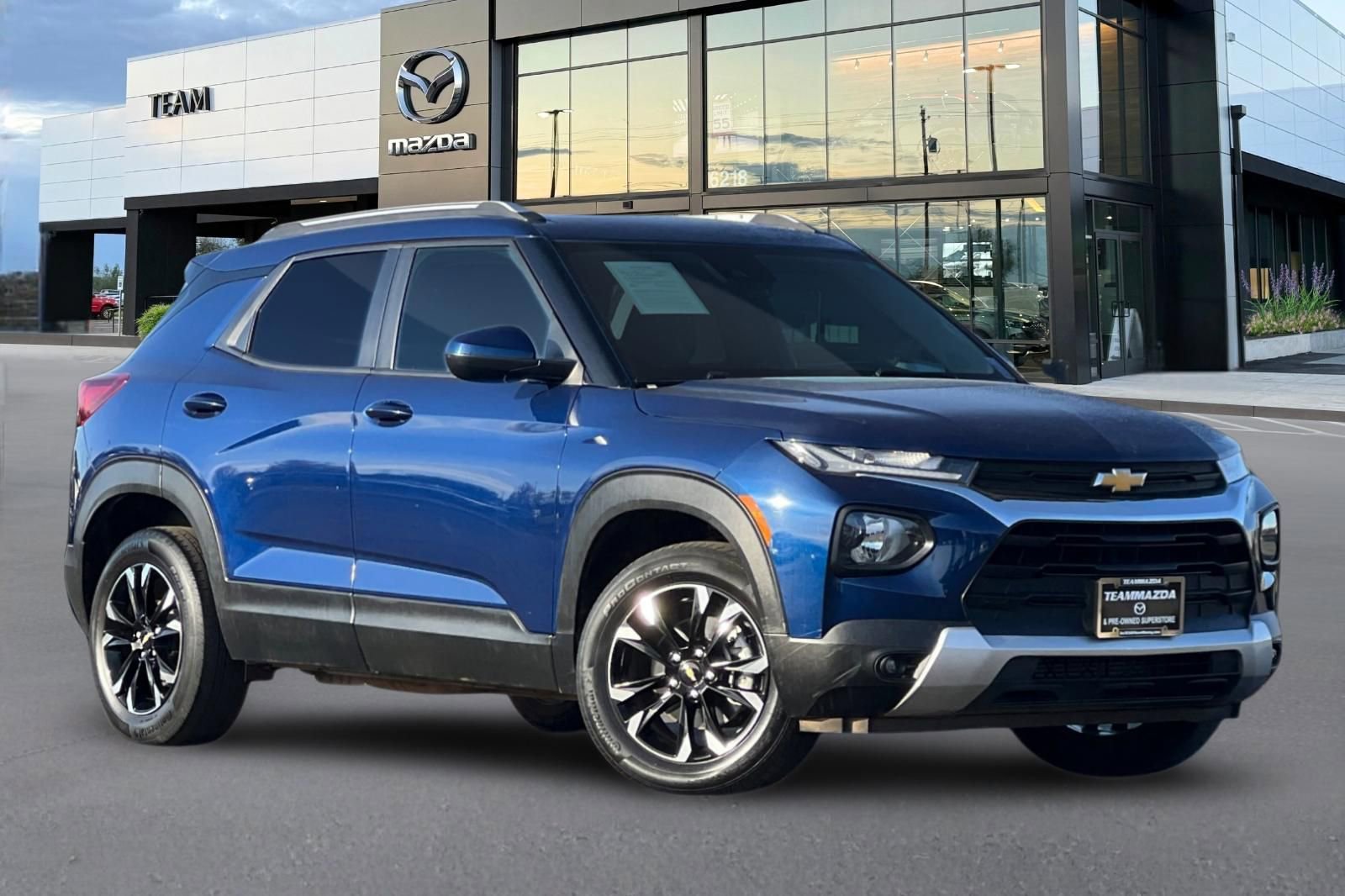 Used 2023 Chevrolet TrailBlazer LT w/ Convenience Package image 2