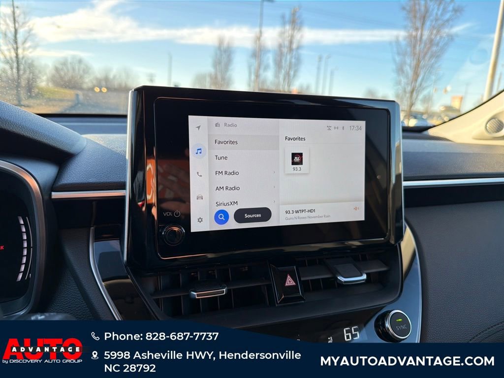 Used 2023 Toyota Corolla Cross XLE w/ Convenience Package image 16