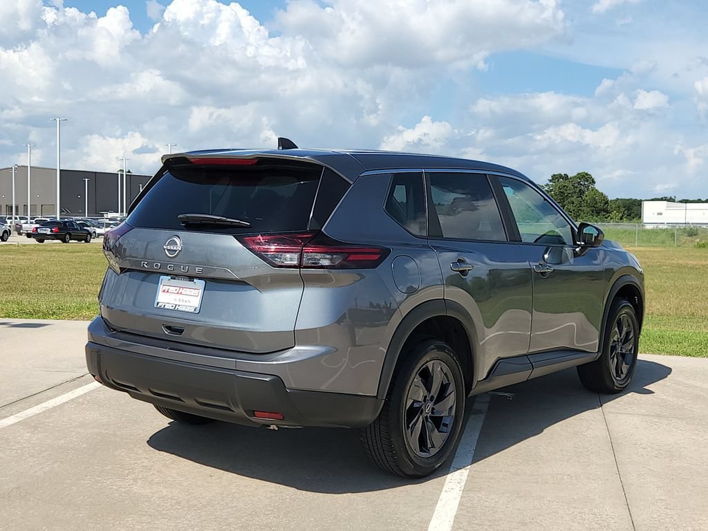 Used 2026 Nissan Rogue SV FWD image 5