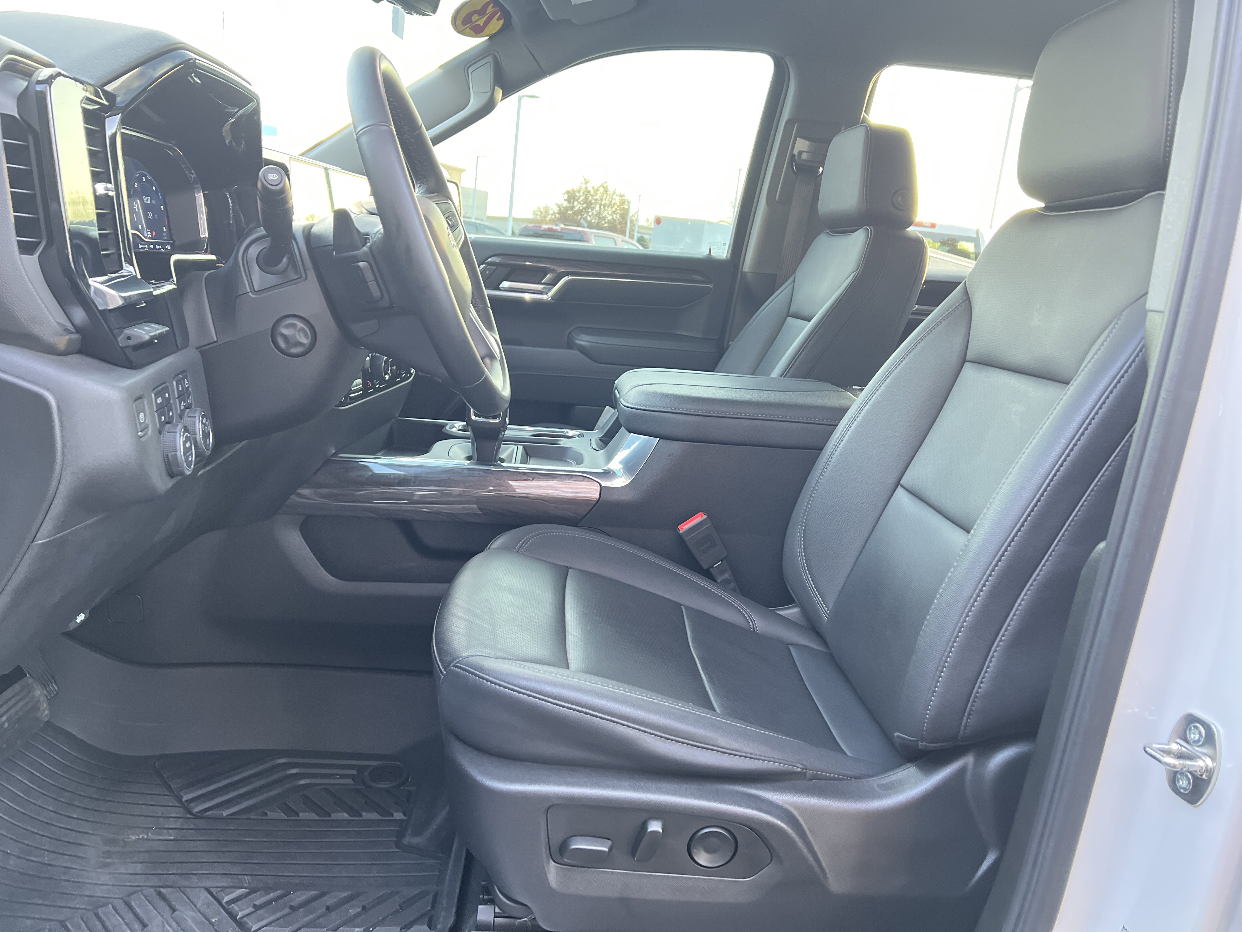 Used 2023 Chevrolet Silverado 1500 LTZ w/ Technology Package image 16