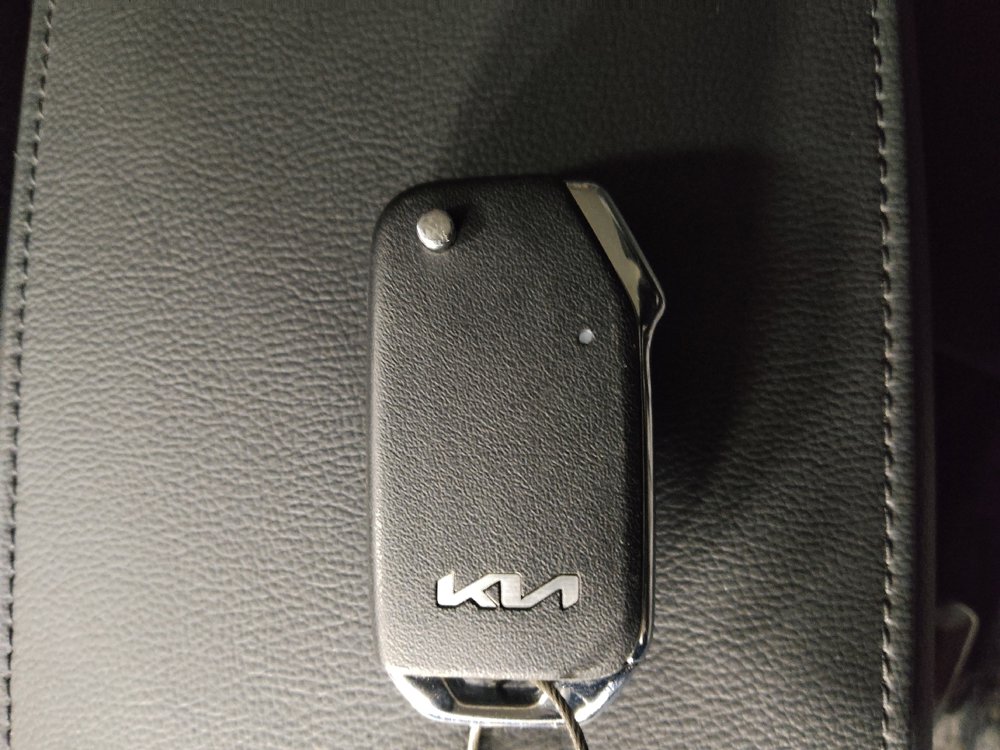 Used 2025 Kia Soul S FWD image 32