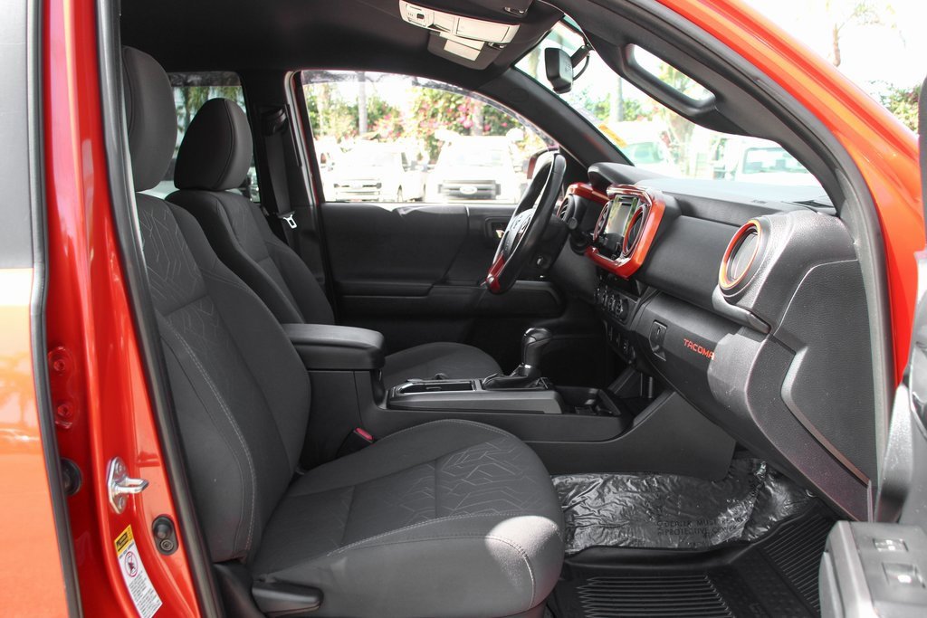 Used 2017 Toyota Tacoma TRD Sport image 35
