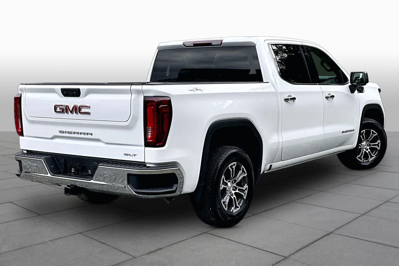 Used 2026 GMC Sierra 1500 SLT AWD/4WD image 13