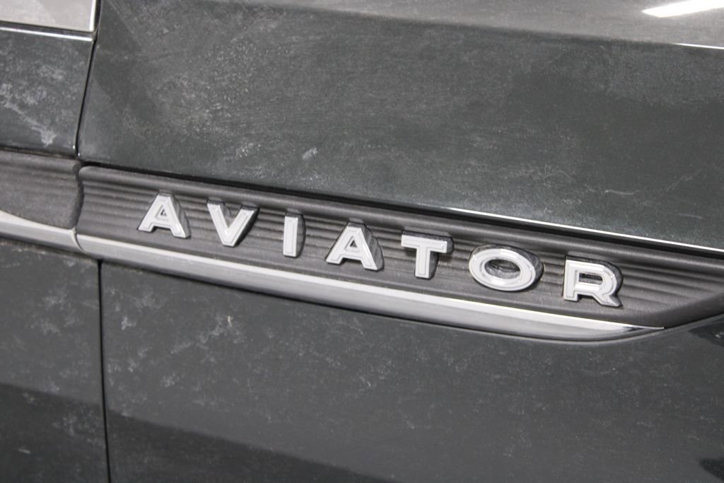 Used 2023 Lincoln Aviator Reserve w/ Equipment Group 201A image 12