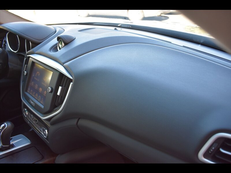 Used 2015 Maserati Ghibli image 37