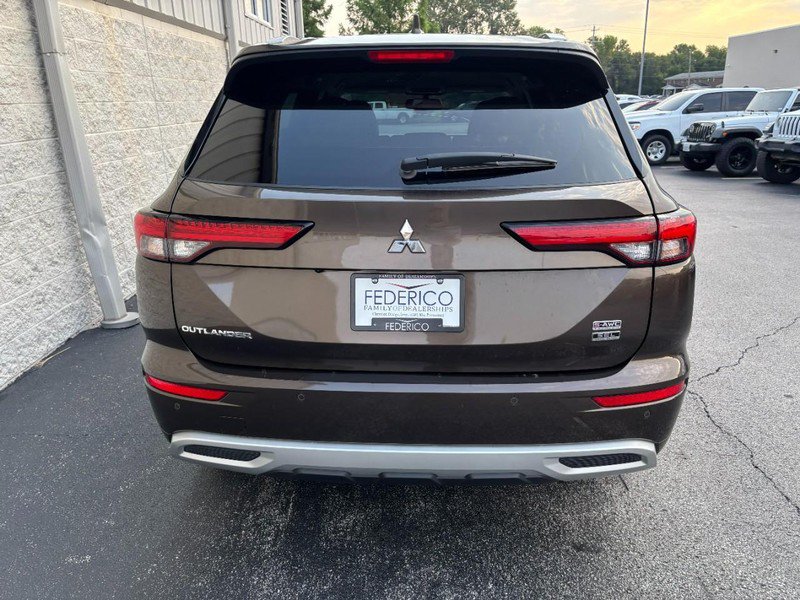 Used 2022 Mitsubishi Outlander SEL AWD/4WD image 4