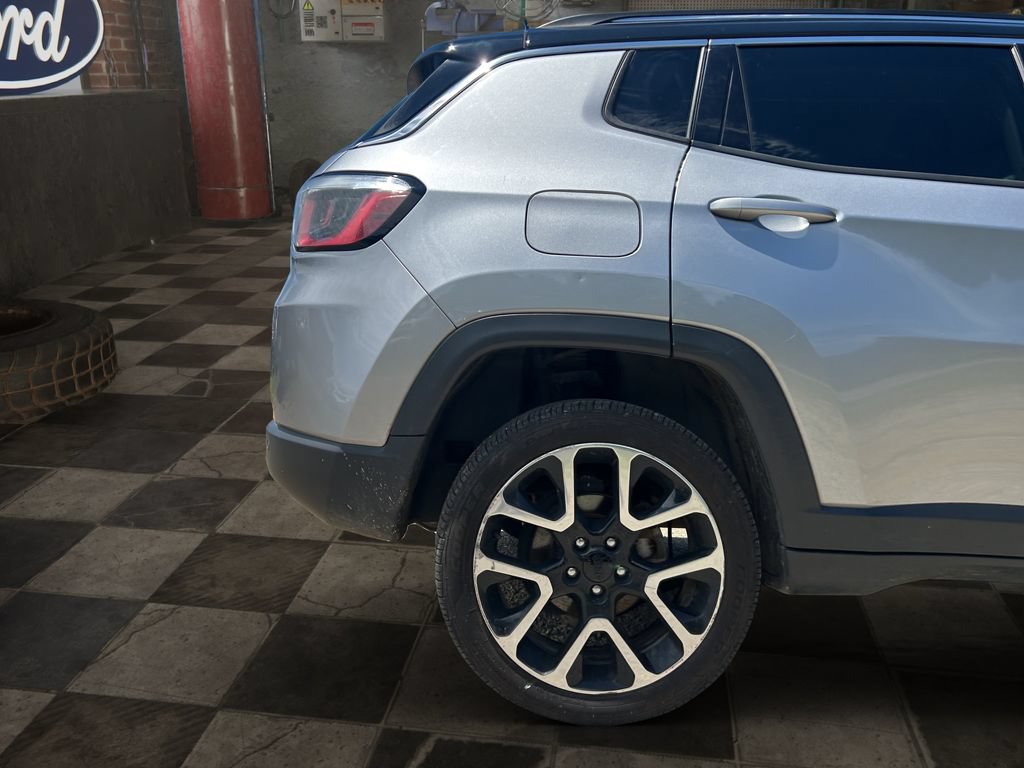 Used 2017 Jeep Compass Limited w/ Navigation Group AWD/4WD image 12