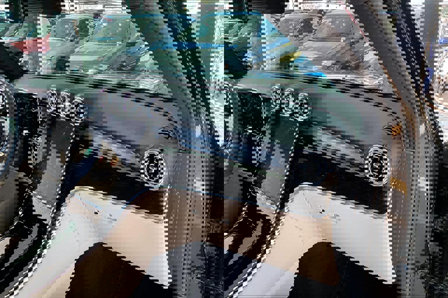 Used 2025 Mercedes-Benz GLC 300 4MATIC image 19