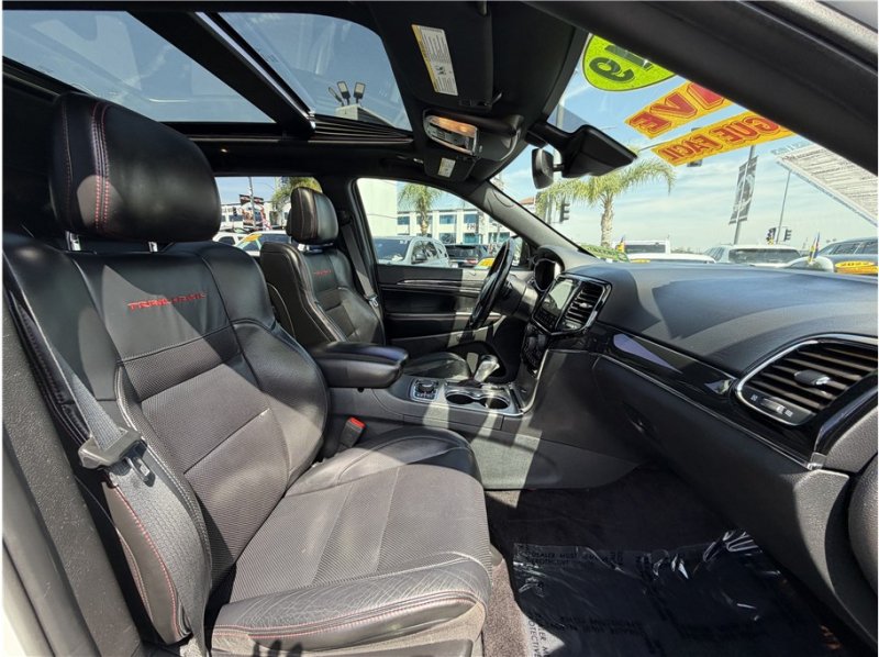 Used 2019 Jeep Grand Cherokee Trailhawk w/ Trailhawk Luxury Group AWD/4WD image 34