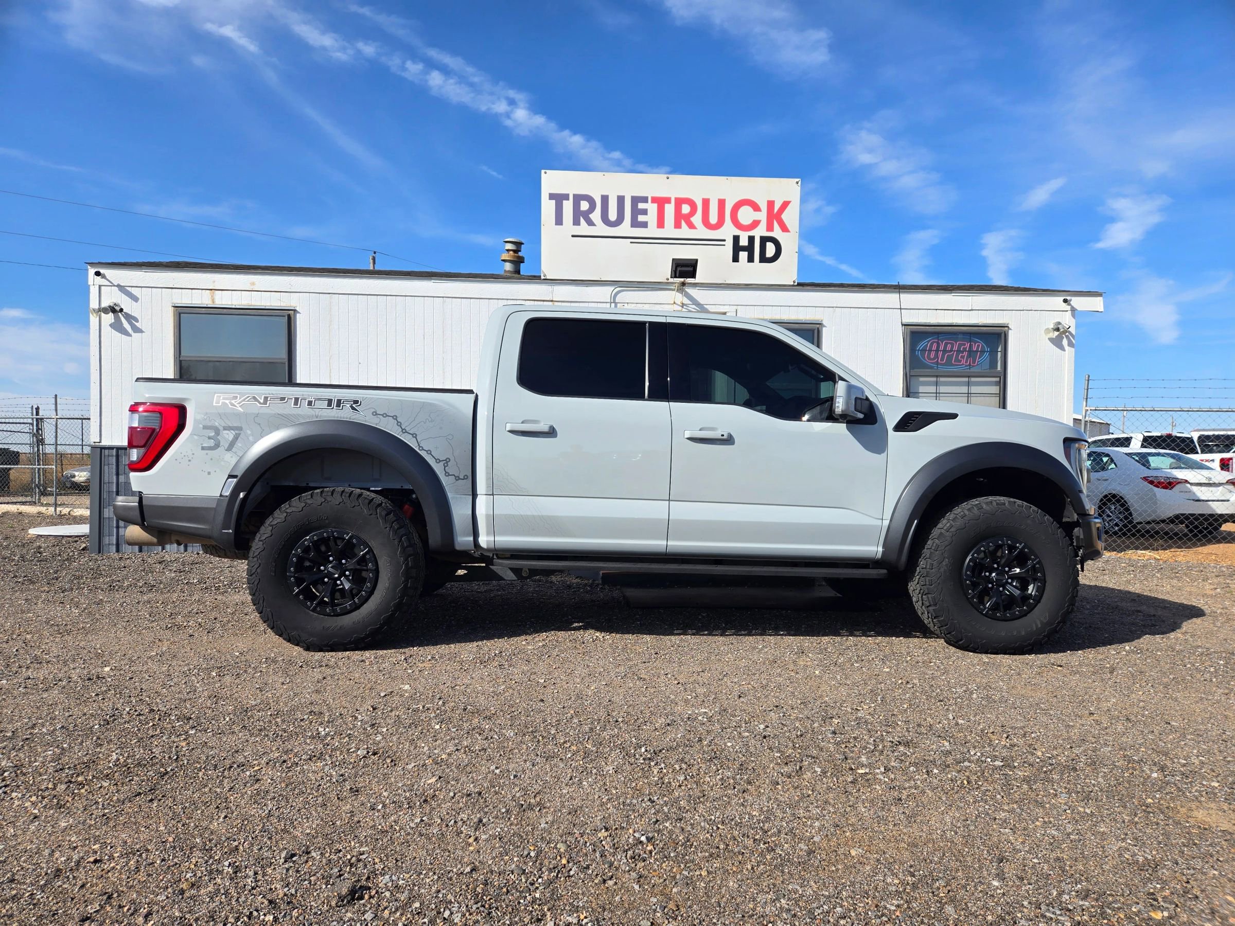 Used 2023 Ford F150 Raptor w/ Raptor 37 Performance Package AWD/4WD image 4