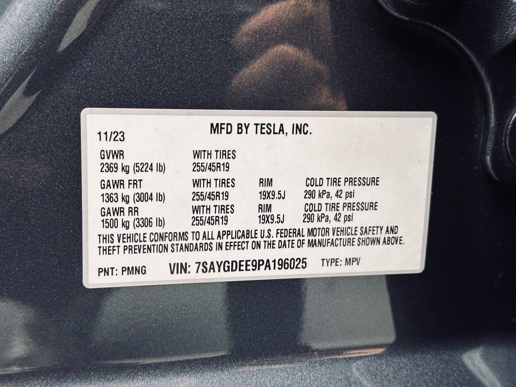Used 2023 Tesla Model Y Long Range AWD/4WD image 37