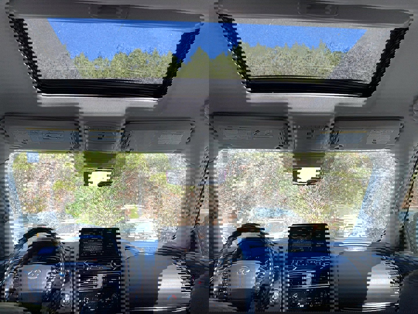 Used 2022 INFINITI QX80 Luxe w/ All-Season Package image 25