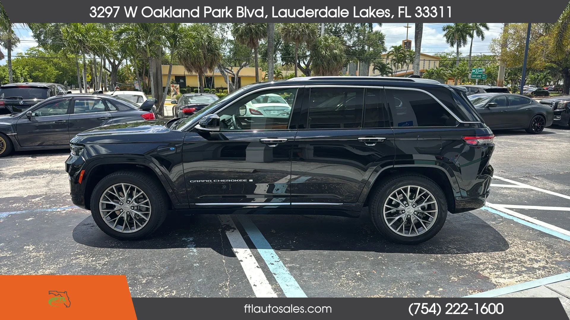 Used 2022 Jeep Grand Cherokee Summit w/ Luxury Tech Group V AWD/4WD image 7