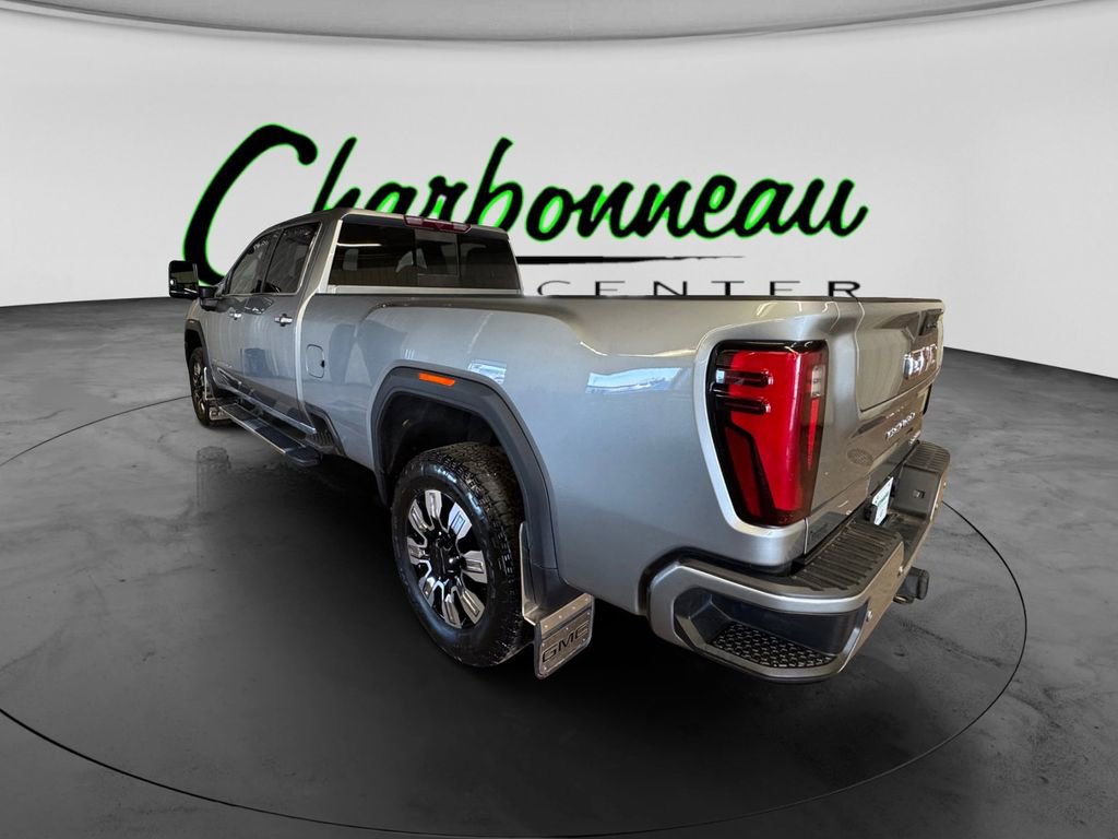 Used 2024 GMC Sierra 3500 Denali image 3