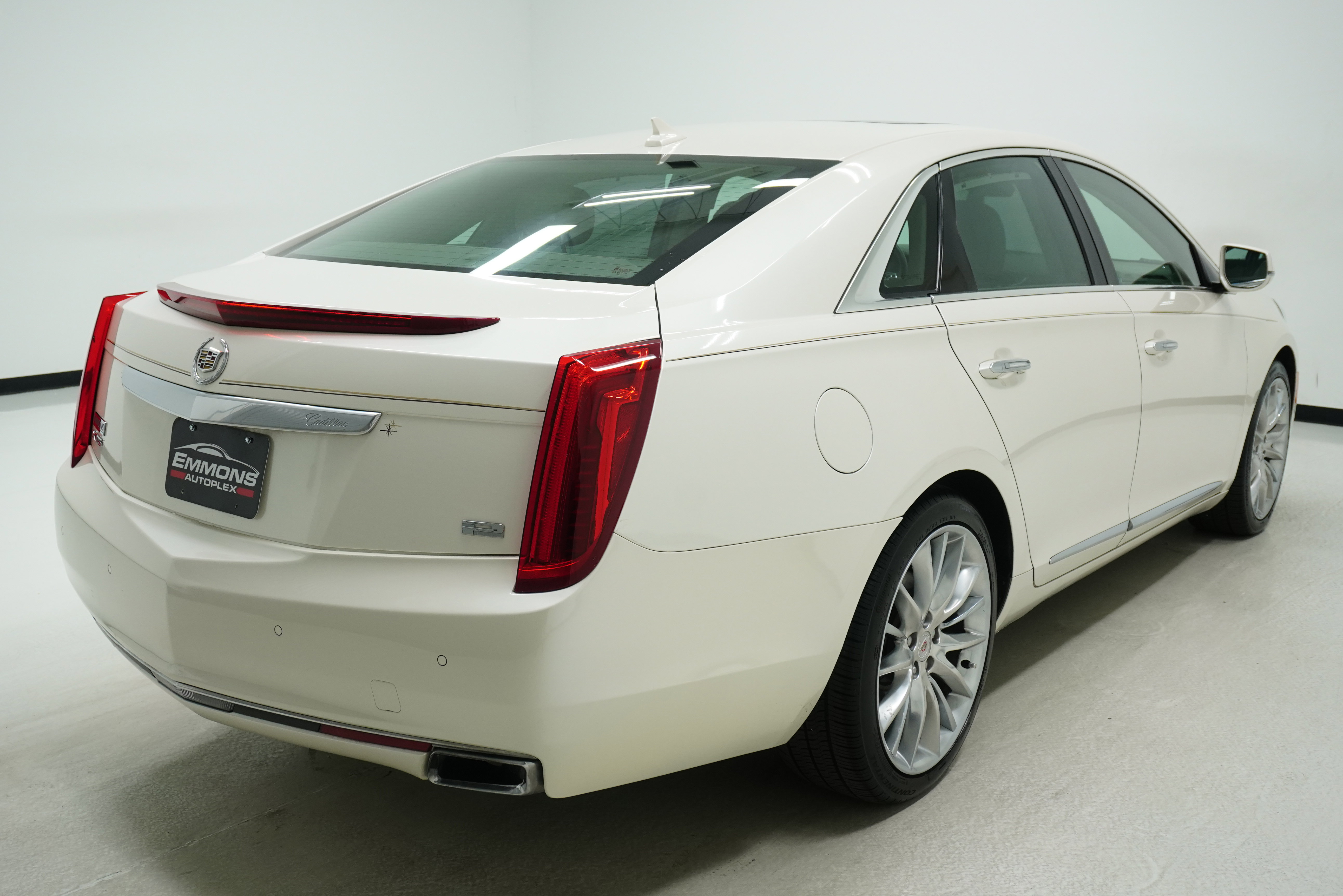 Used 2013 Cadillac XTS Platinum image 4