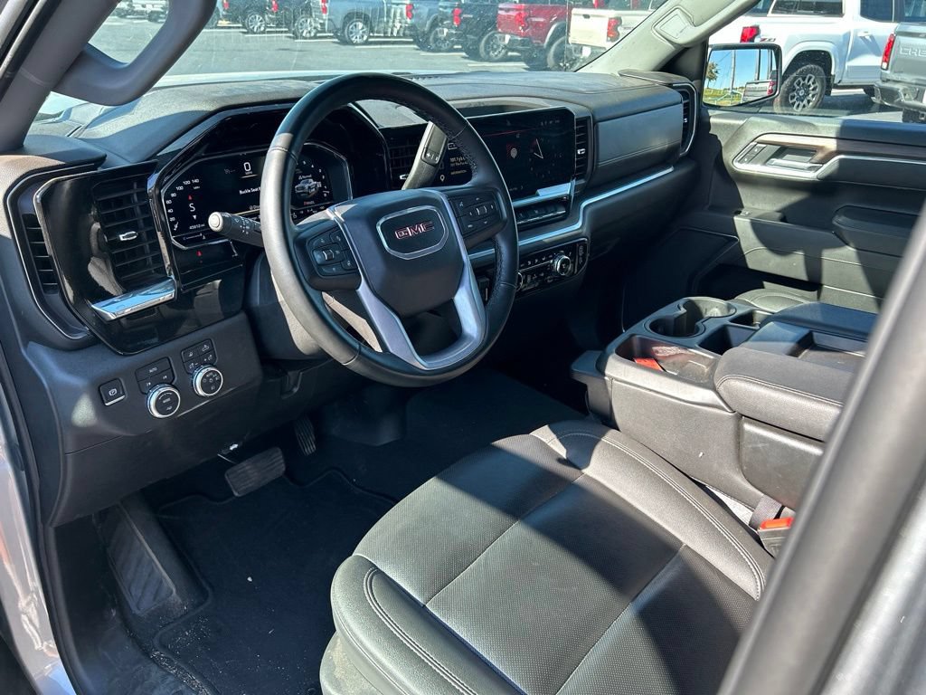 Used 2025 GMC Sierra 1500 SLT AWD/4WD image 18