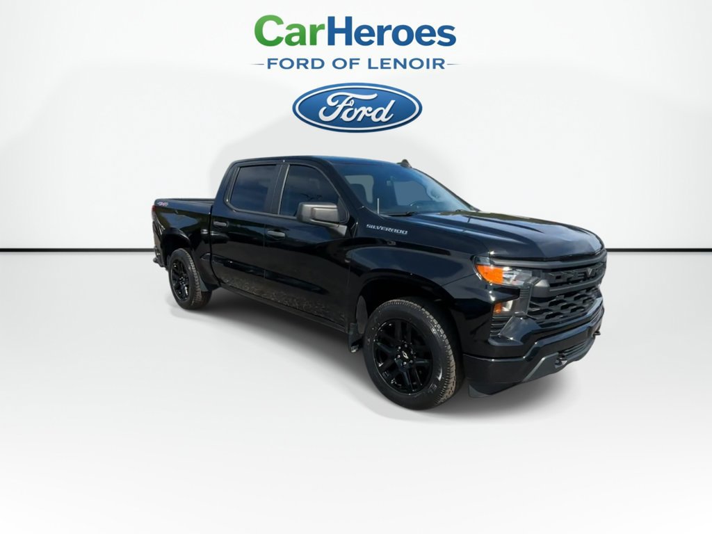 Used 2022 Chevrolet Silverado 1500 Custom AWD/4WD image 2