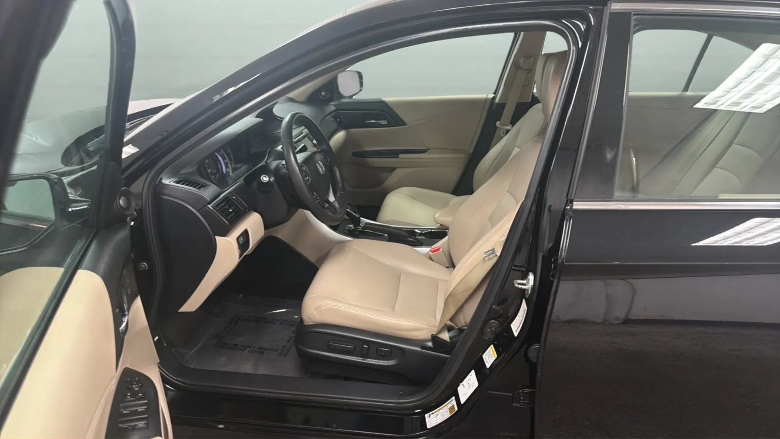 Used 2013 Honda Accord EX-L image 19