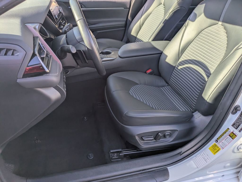 Used 2024 Toyota Camry SE image 14