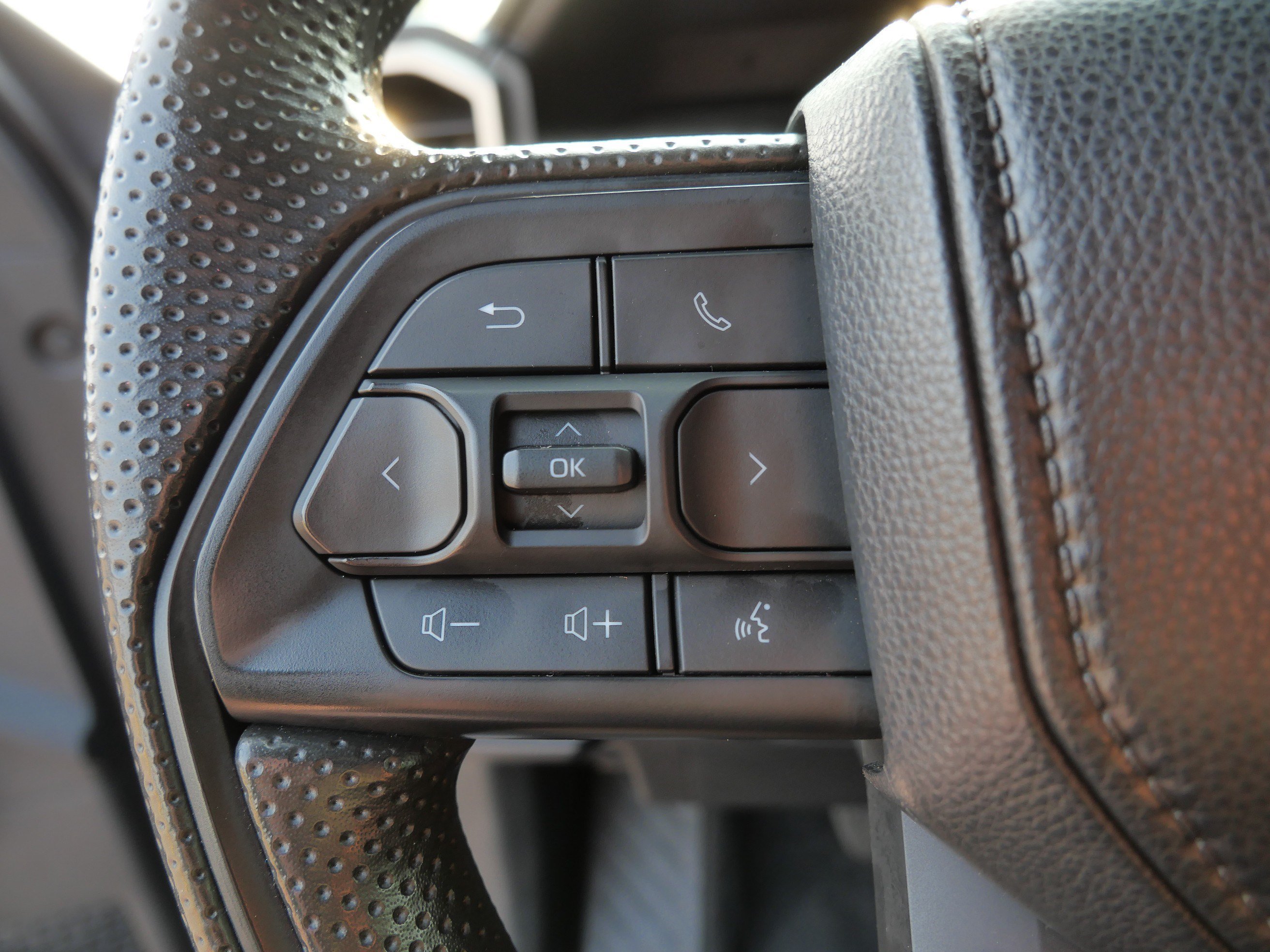 Certified 2024 Toyota Tacoma SR5 AWD/4WD image 28