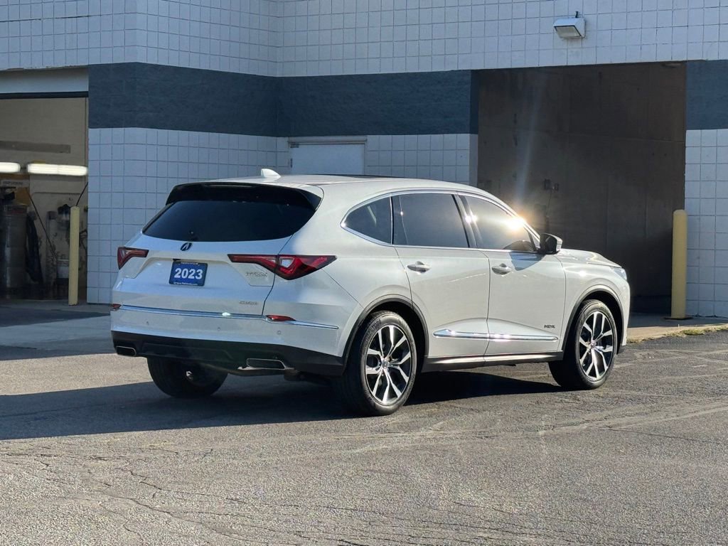 Used 2023 Acura MDX SH-AWD w/ Technology Package image 4