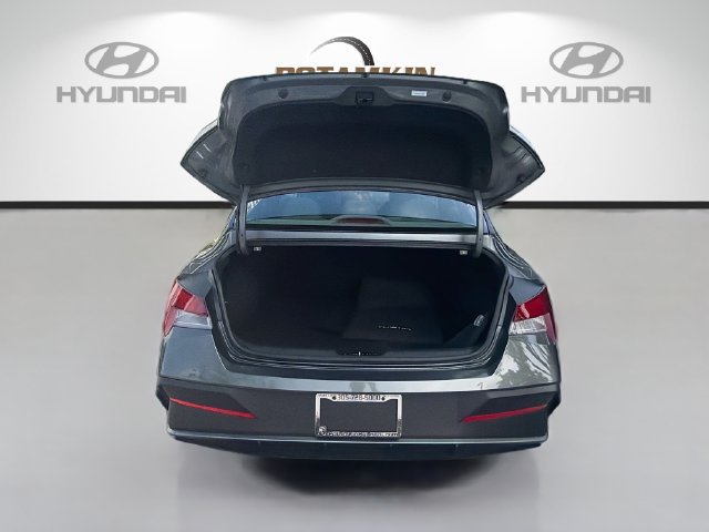 Certified 2026 Hyundai Elantra Sport FWD image 26