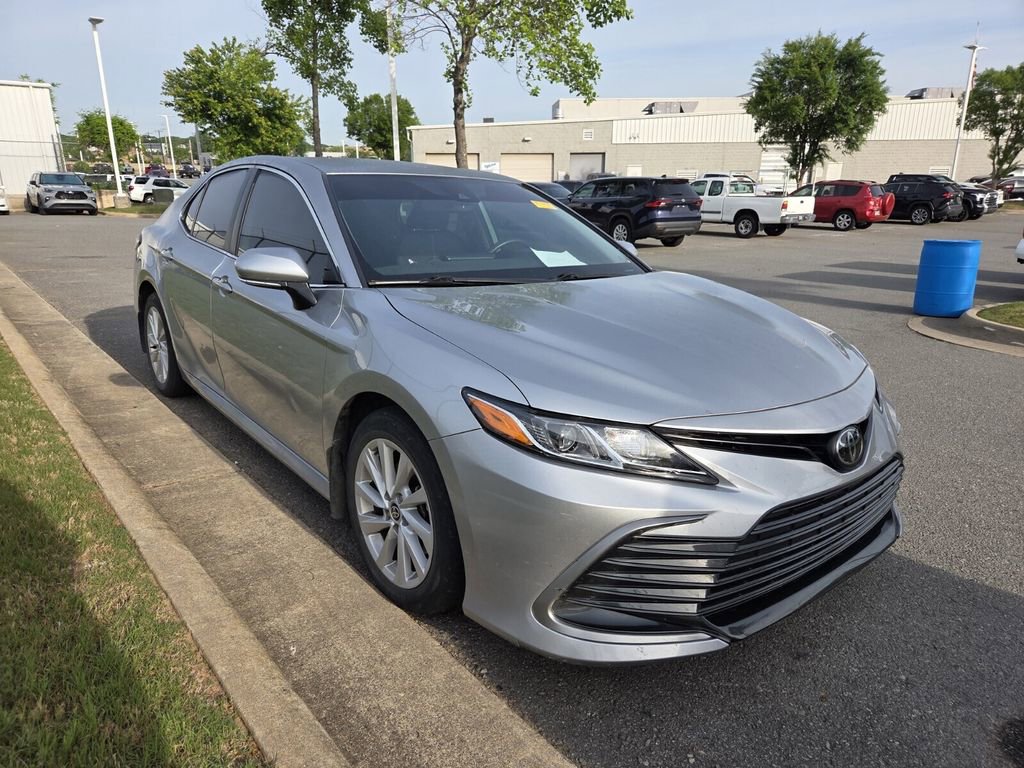 Used 2022 Toyota Camry LE w/ Convenience Package image 3