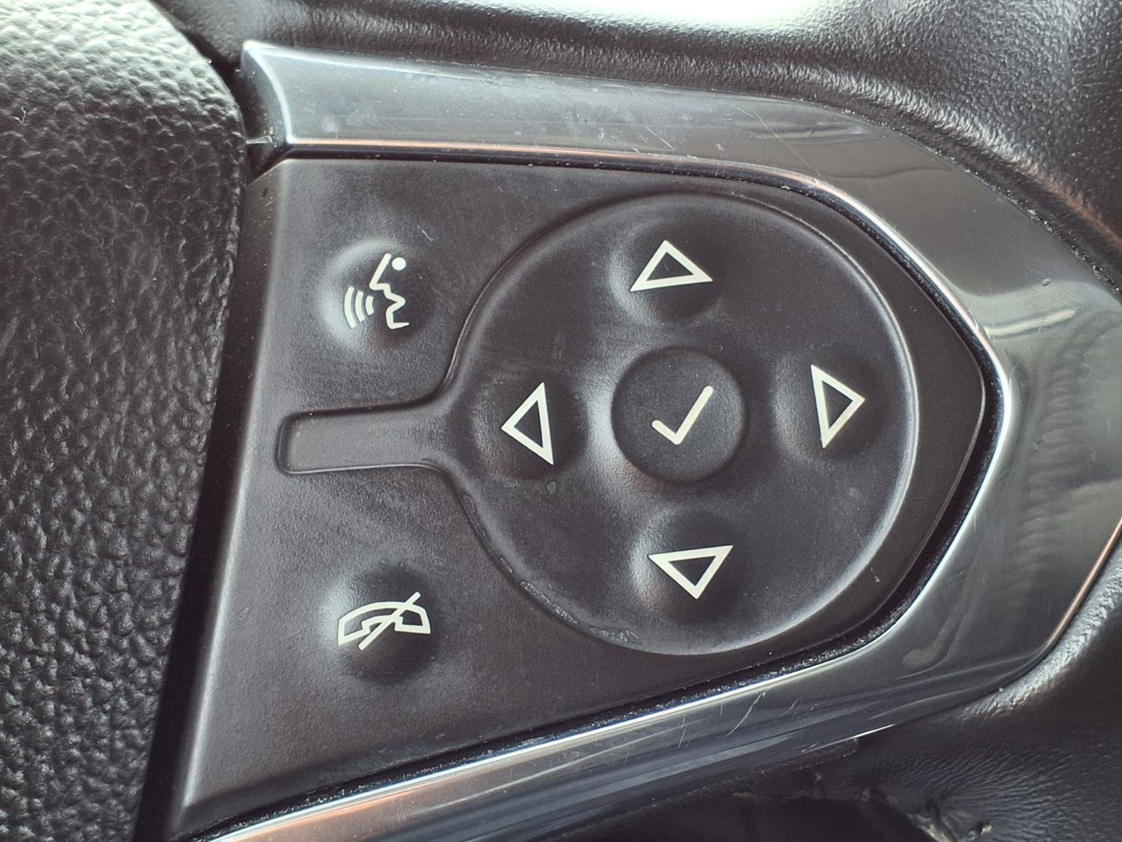 Used 2018 Chevrolet Traverse LT image 26