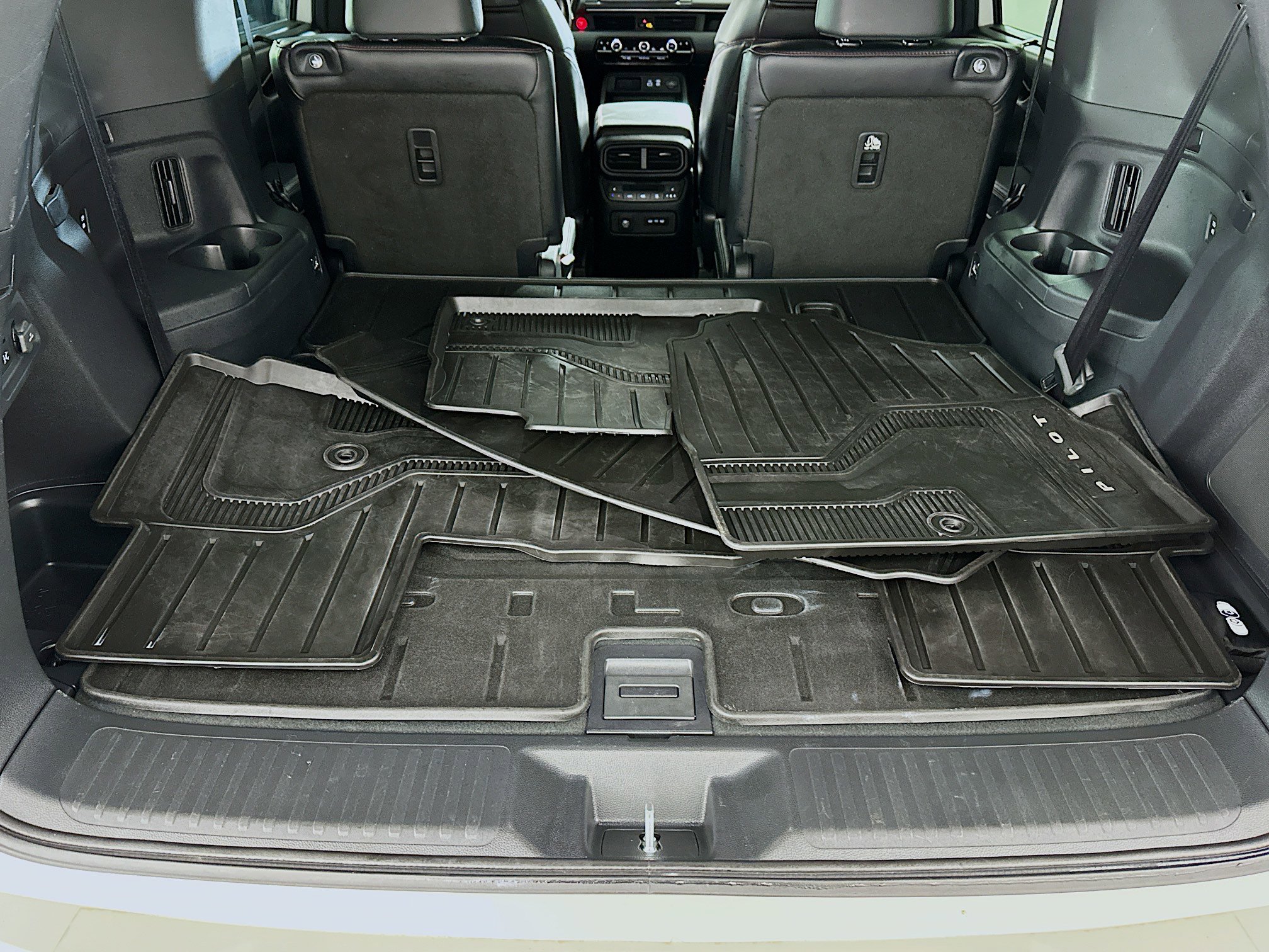 Used 2025 Honda Pilot Black Edition image 31