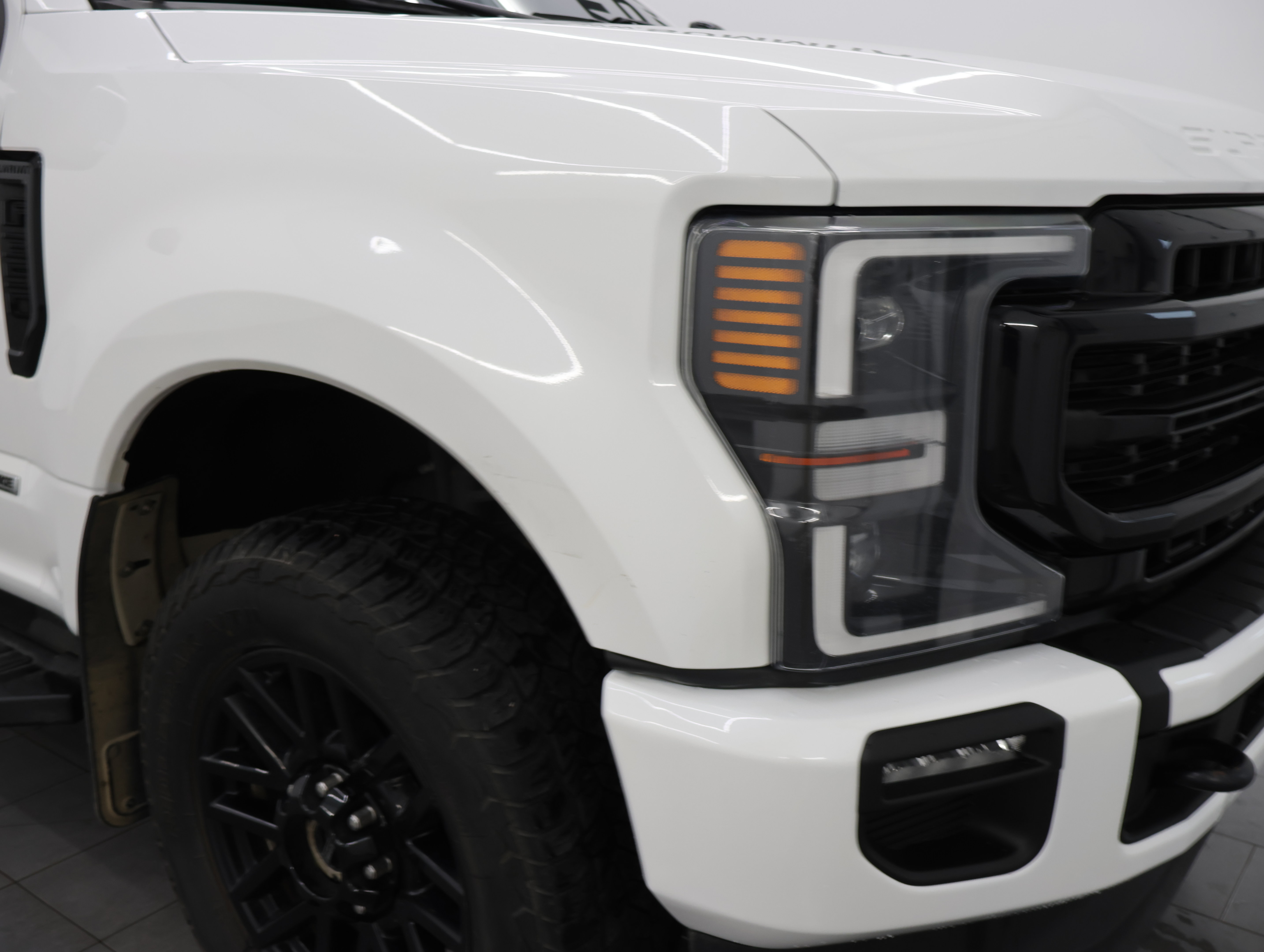 Used 2022 Ford F350 Lariat w/ Black Appearance Package AWD/4WD image 21