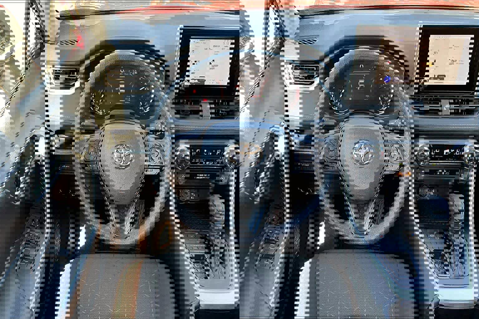 Used 2023 Toyota RAV4 XLE image 5