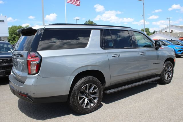 Used 2023 Chevrolet Suburban Z71 w/ Luxury Package AWD/4WD image 32