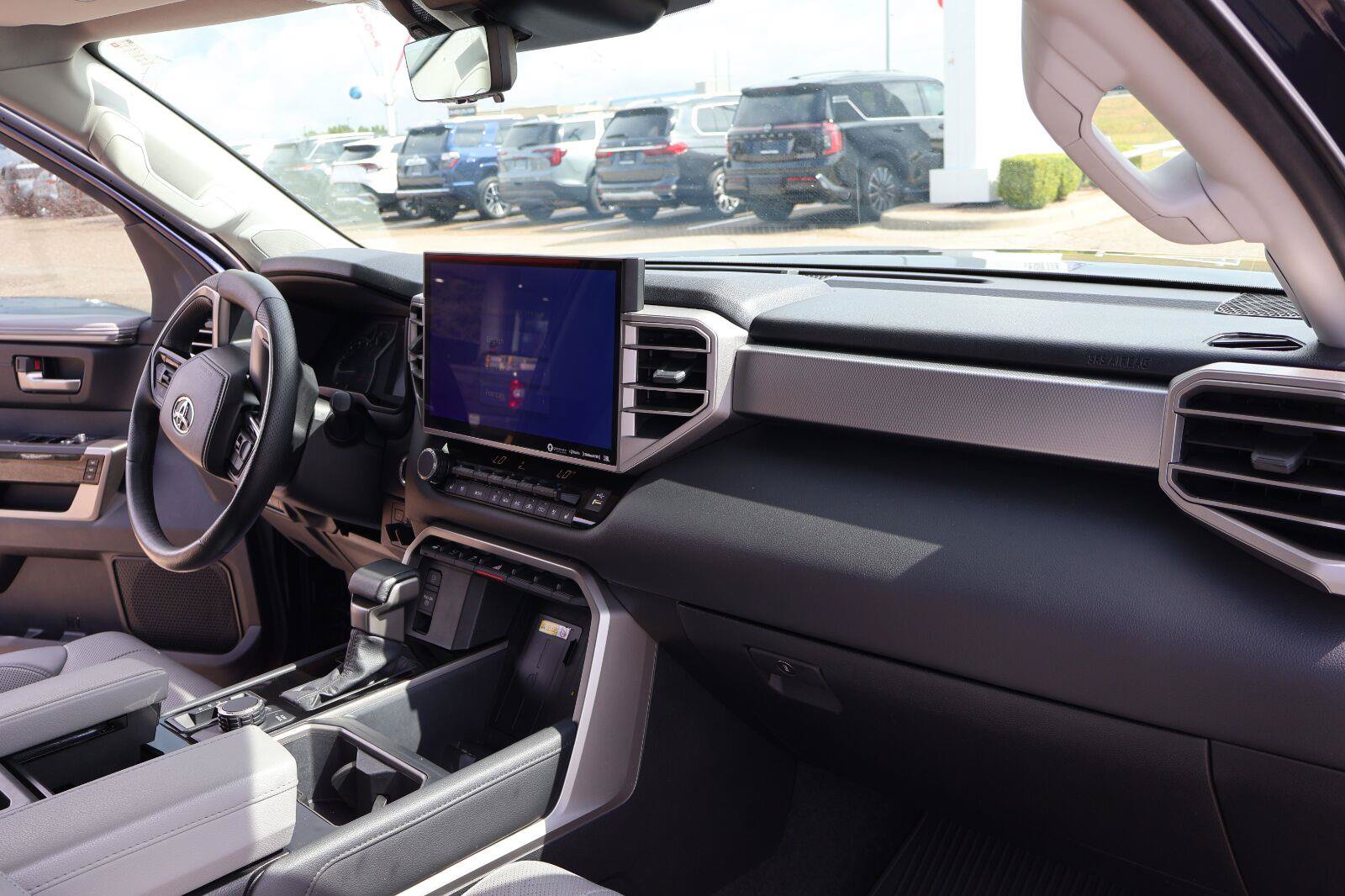 Used 2023 Toyota Tundra Limited AWD/4WD image 18