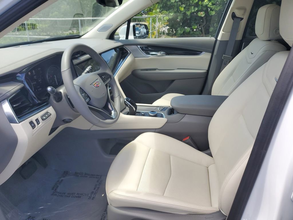 Certified 2024 Cadillac XT6 Premium Luxury w/ Technology Package FWD image 20