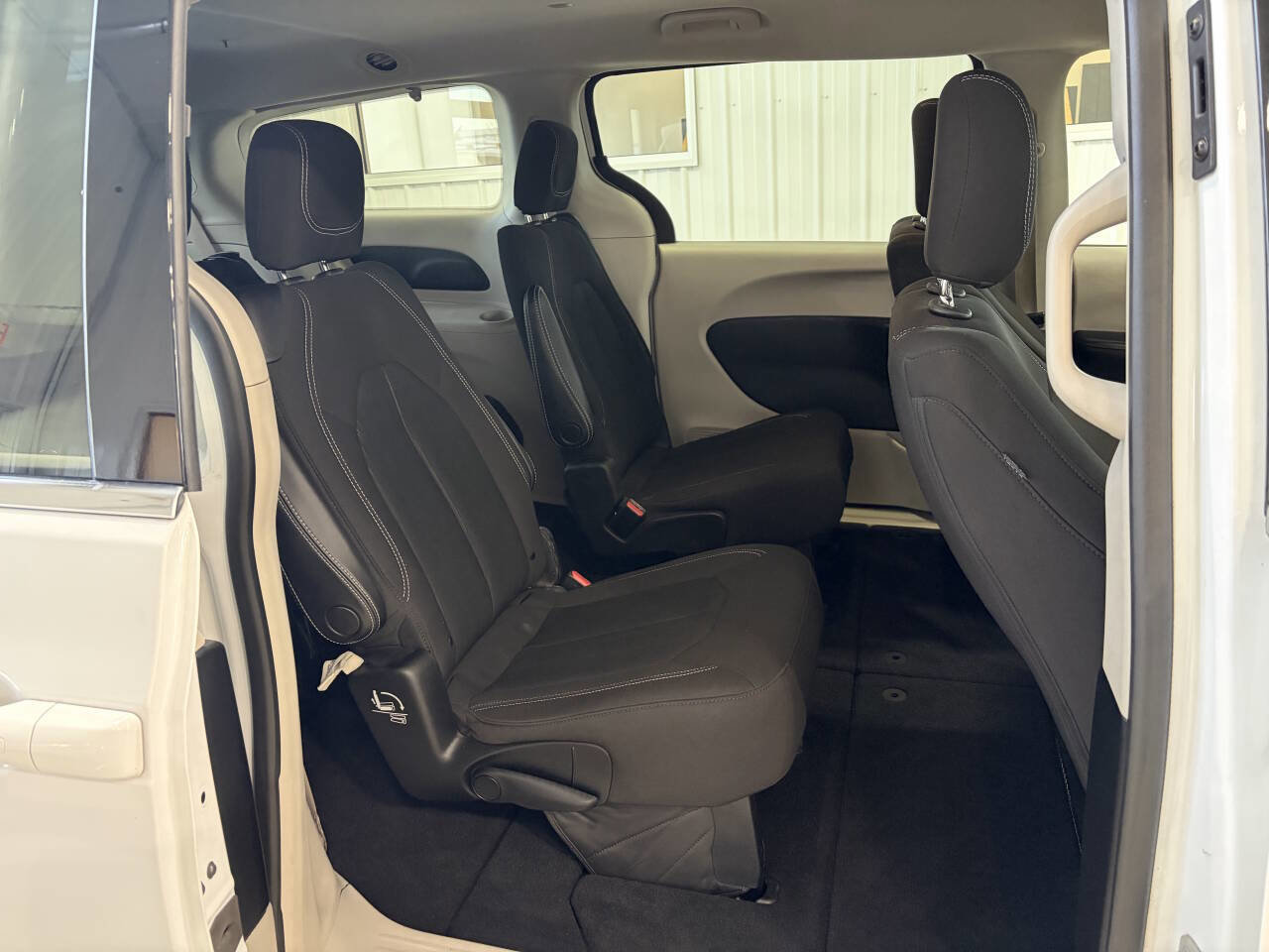 Used 2021 Chrysler Voyager LX image 25