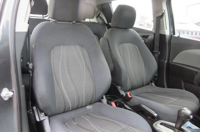 Used 2016 Chevrolet Sonic LT FWD image 41