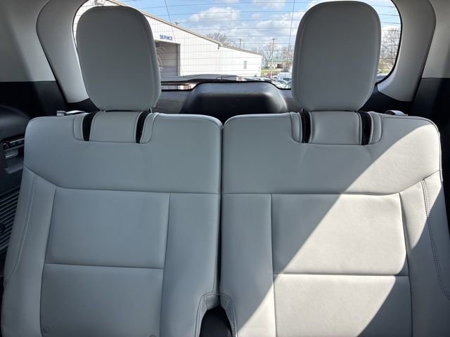 Used 2025 Ford Explorer Platinum w/ Ultimate Package image 27