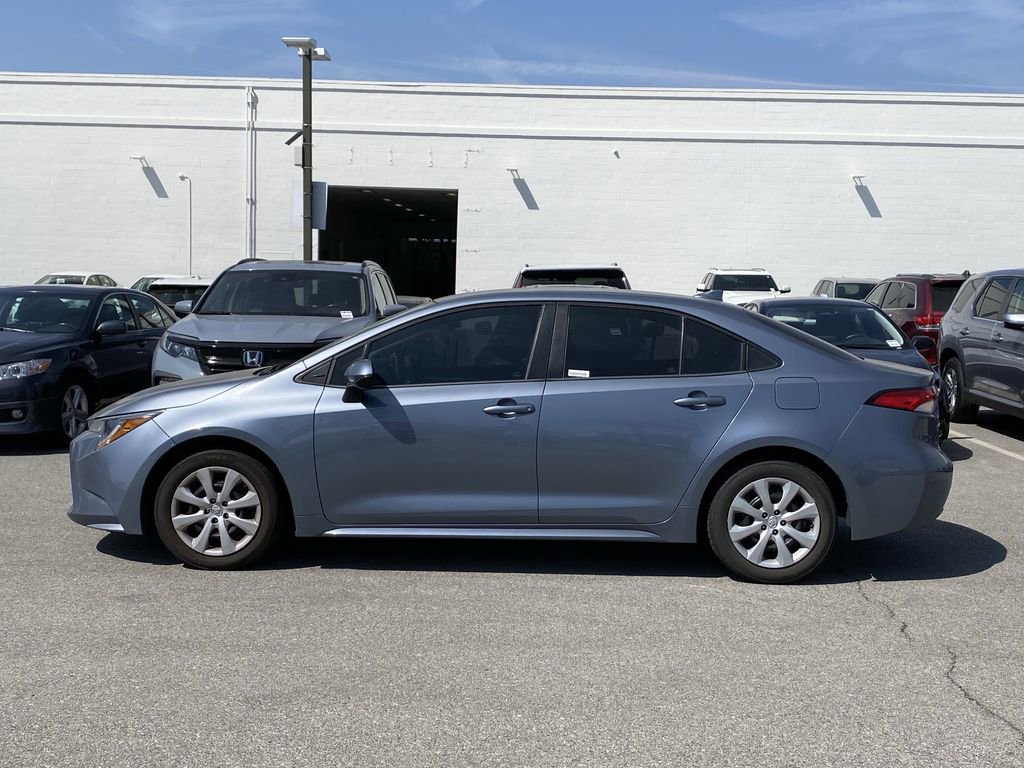 Used 2021 Toyota Corolla LE image 2