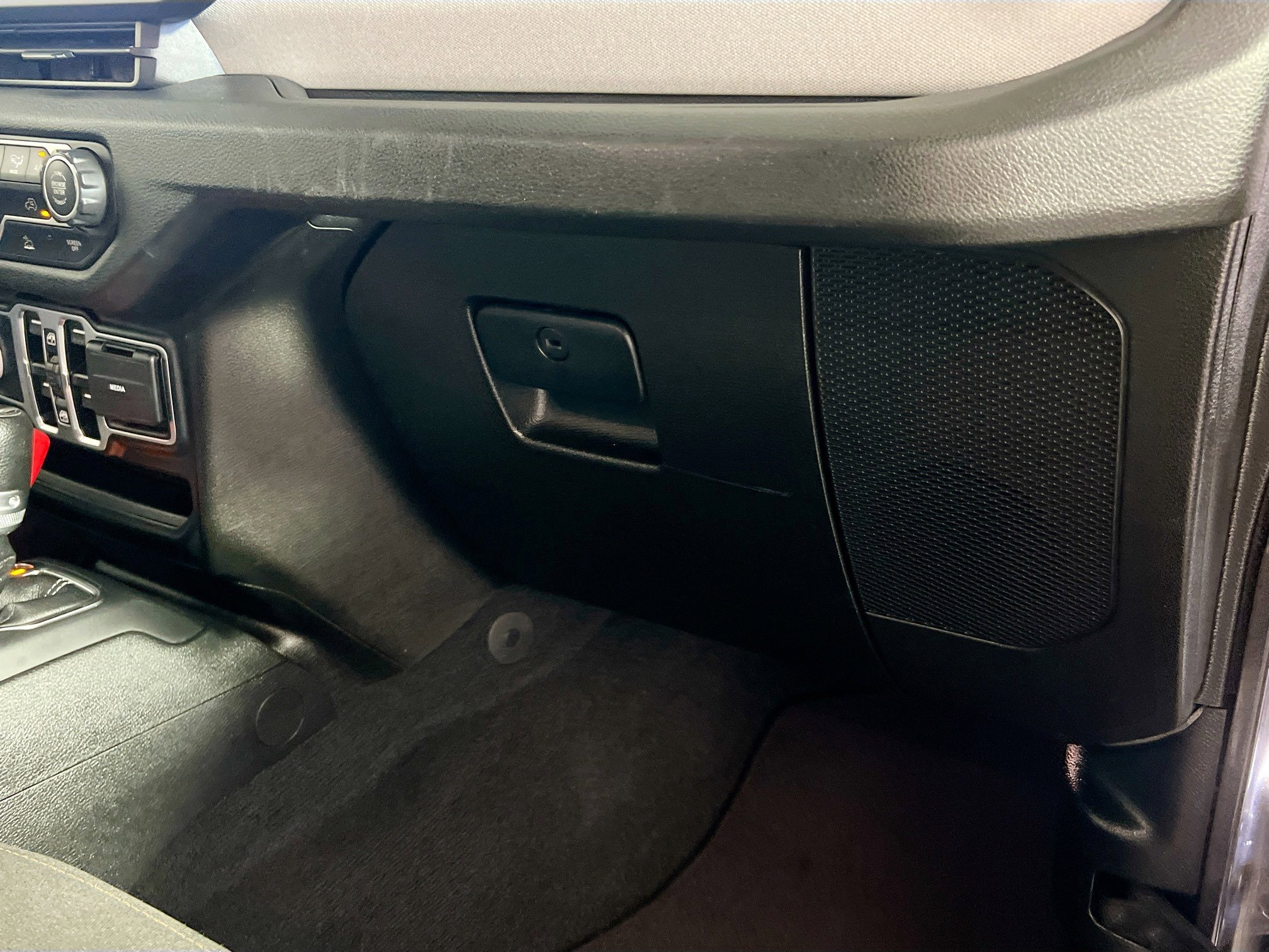 Used 2024 Jeep Wrangler Sport S image 35