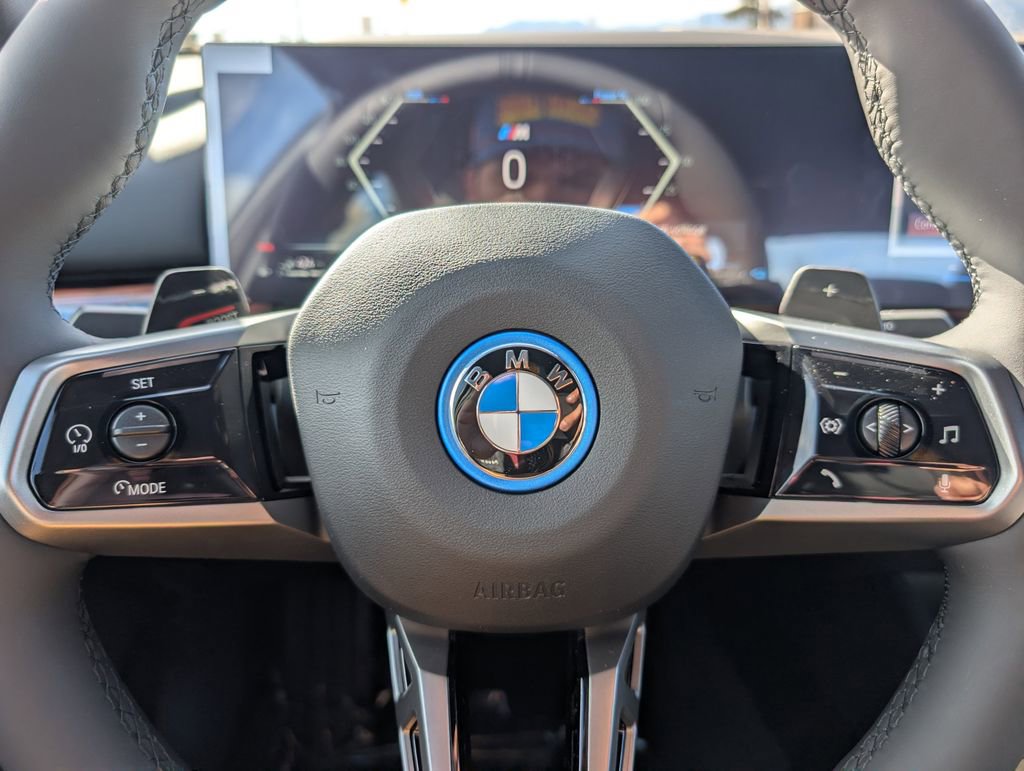 New 2026 BMW 550e xDrive w/ Premium Package image 24